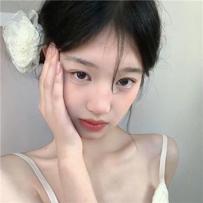 白色的女人